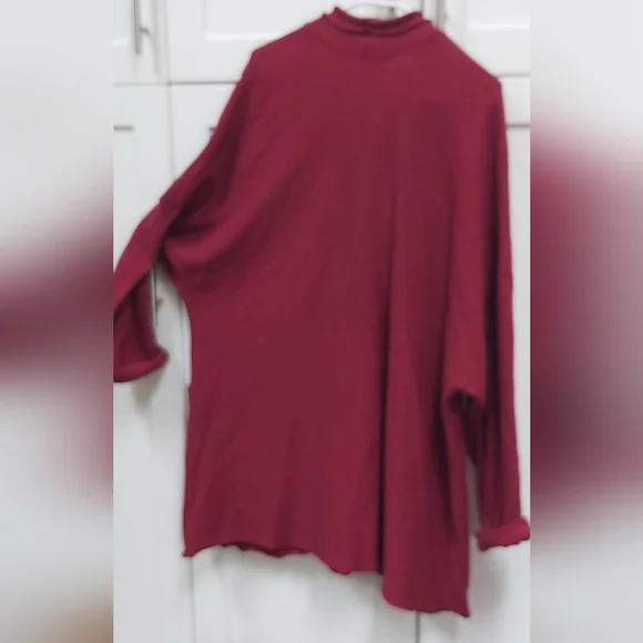 Fenini Red Button Front Sweater - Picture 7 of 9